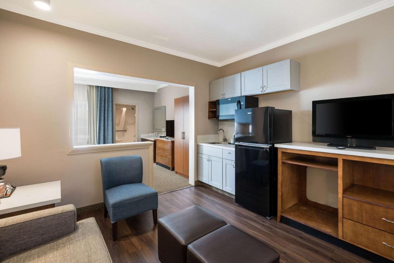 Studio King Suite Non-Smoking